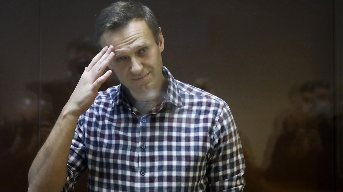 Navalnému ve vězení možná podávají jed, upozorňuje jeho spolupracovnice
